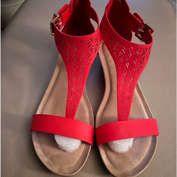 Reaction Kenneth Cole sandals - Picture 1 of 3